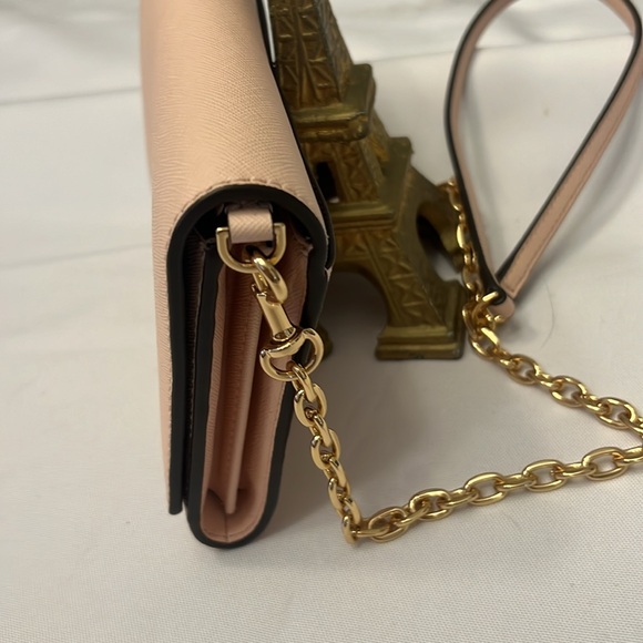 Tory burch cross body, pink, basically brand new only used a couple times - Picture 10 of 11